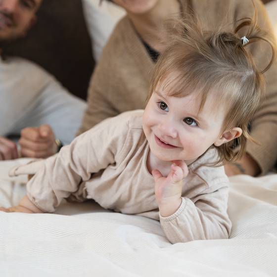 Glückliches Baby im Babyhotel Deutschland 