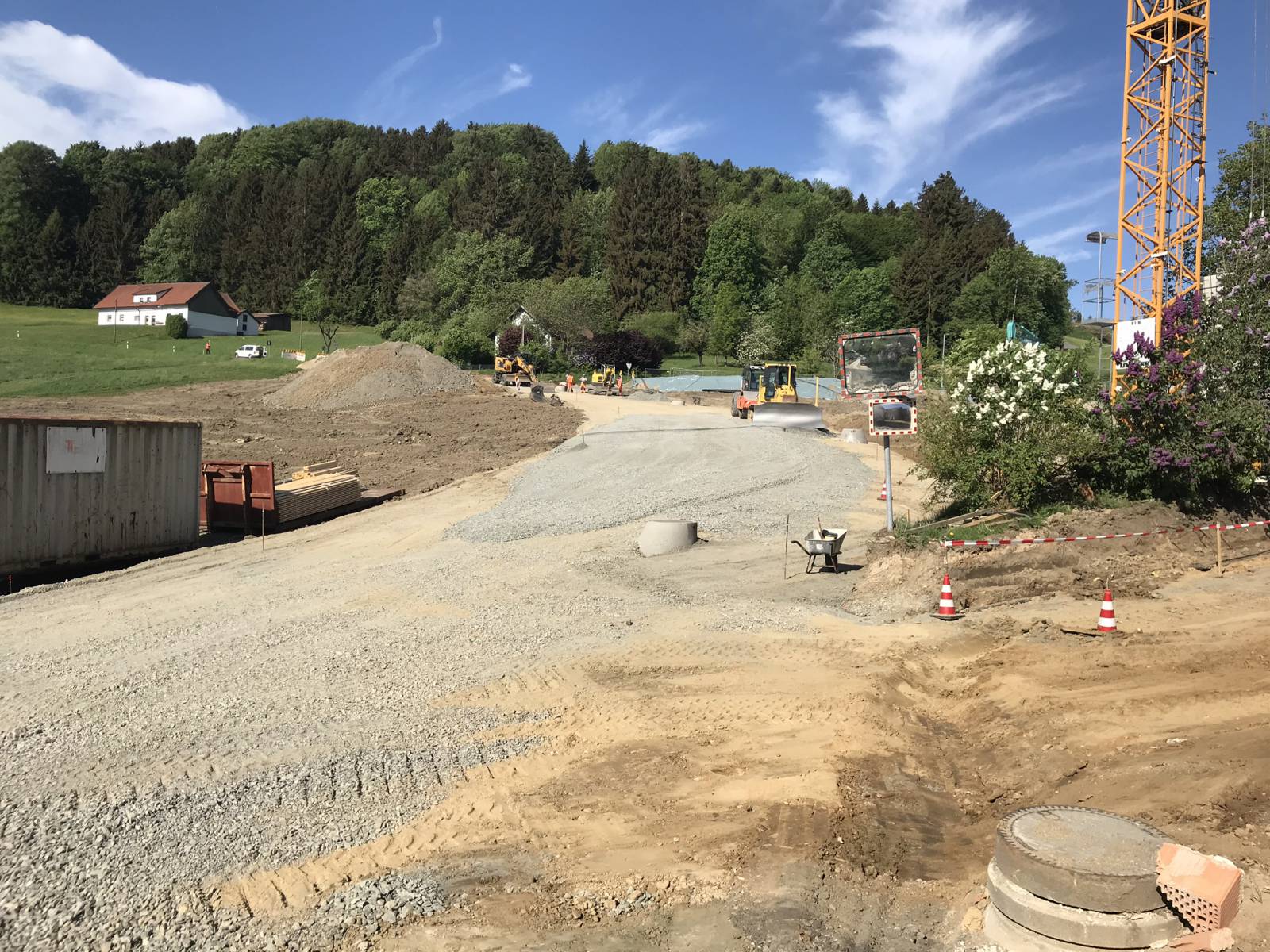  Fertigstellung der Straße & Fundamentarbeiten Symbolfoto