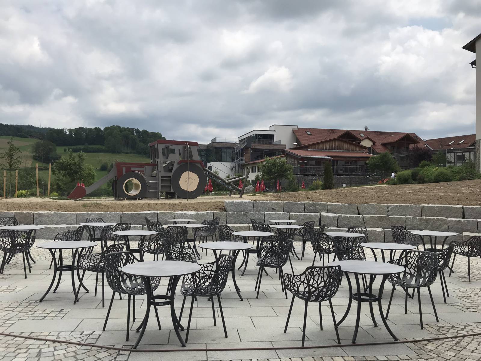 Sonne satt... auf der Bistro-Terrasse Symbolfoto