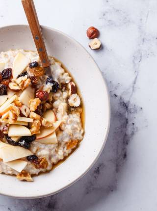 Der perfekte Start in den Tag: Bircher Müsli Rezept á la Schreinerhof Symbolfoto
