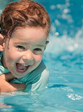 Schwimmen lernen im Urlaub: Entspannt zum Seepferdchen Symbolfoto