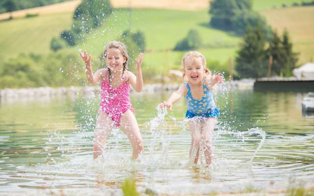 Baden im Natursee 