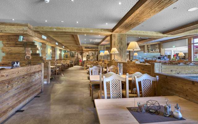 Hotel Restaurant