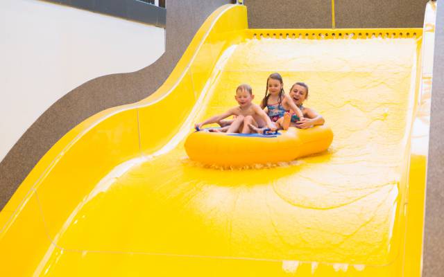 Kinderhotel mit Wasserpark: Worauf Familien mit Kleinkindern achten sollten