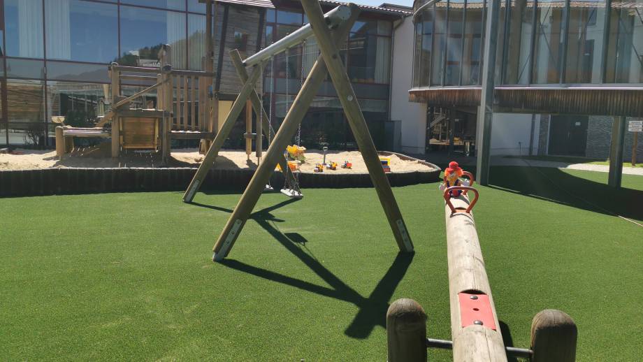 Wir arbeiten an Eurer Wunschliste - Punkt 2 "der Spielplatz im Biergarten" Symbolfoto