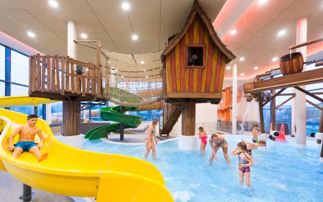 Kinderbecken in den Wasserwelten im Familienhotel Schreinerhof