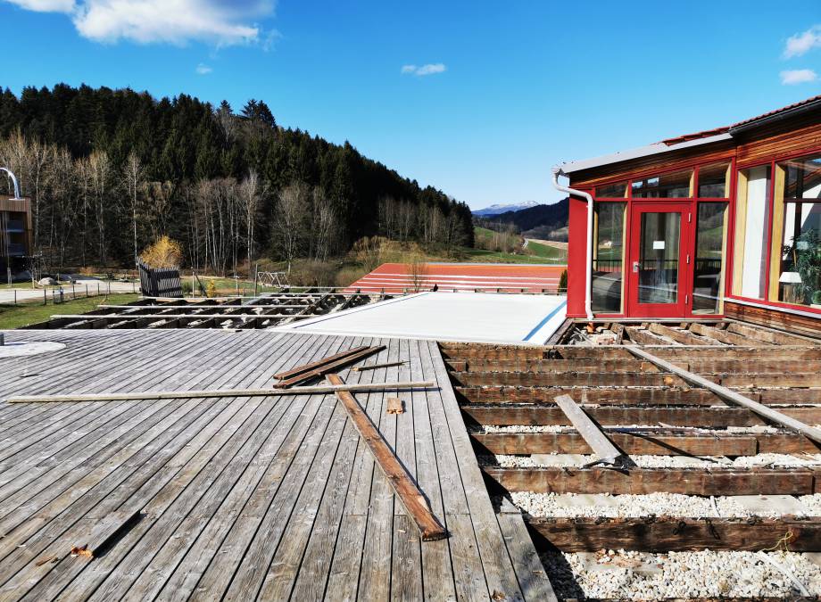 Wir arbeiten an Eurer Wunschliste - Punkt 1 "das Pooldeck" Symbolfoto