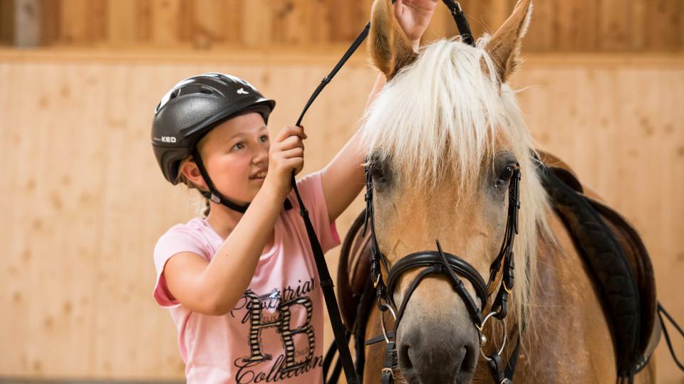 Reitunterricht im Familienhotel Schreinerhof im bayerischen Wald