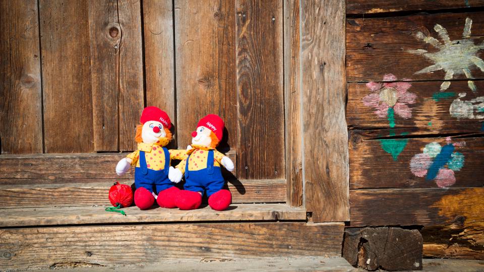 Zwei Happy Plüschclowns Detailbild