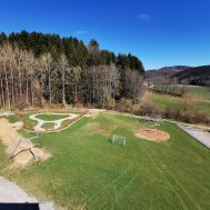 Naturnah, weitläufig und jede Menge Platz für die Familie, Bild 2/5