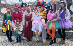 Faschingsgaudi 🥳 mit Umzug , Bild 1/5